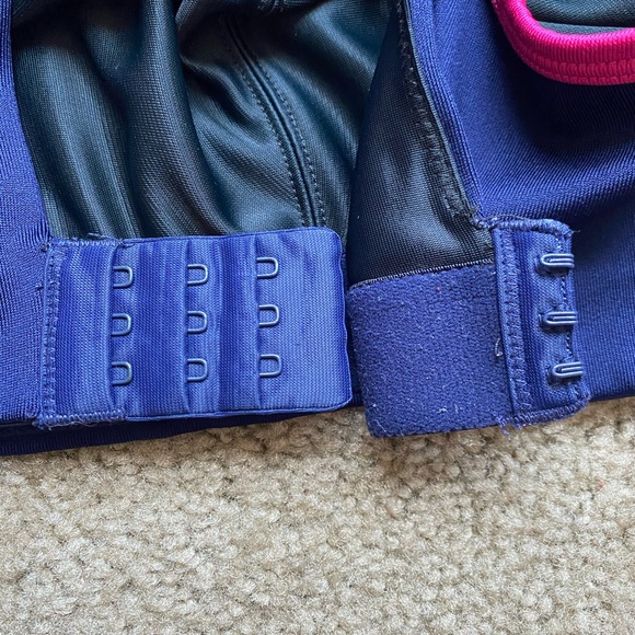 Two Brooks Fiona Sports bras size 34C - Picture 6 of 12